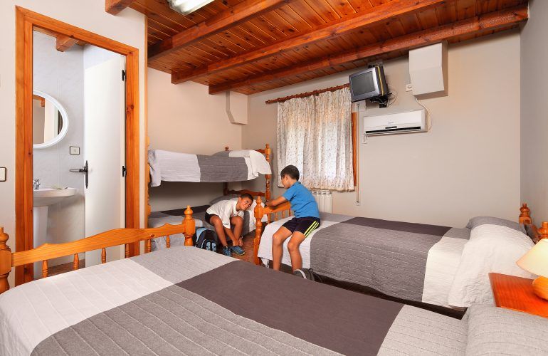 Fotografía habitación doble con supletorio de Hostería de Guara
