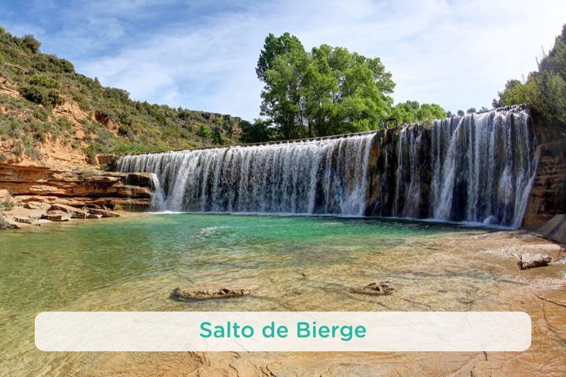 Fotografía del Salto de Bierge desde el agua. Con título Salto de Bierge para entrada blog